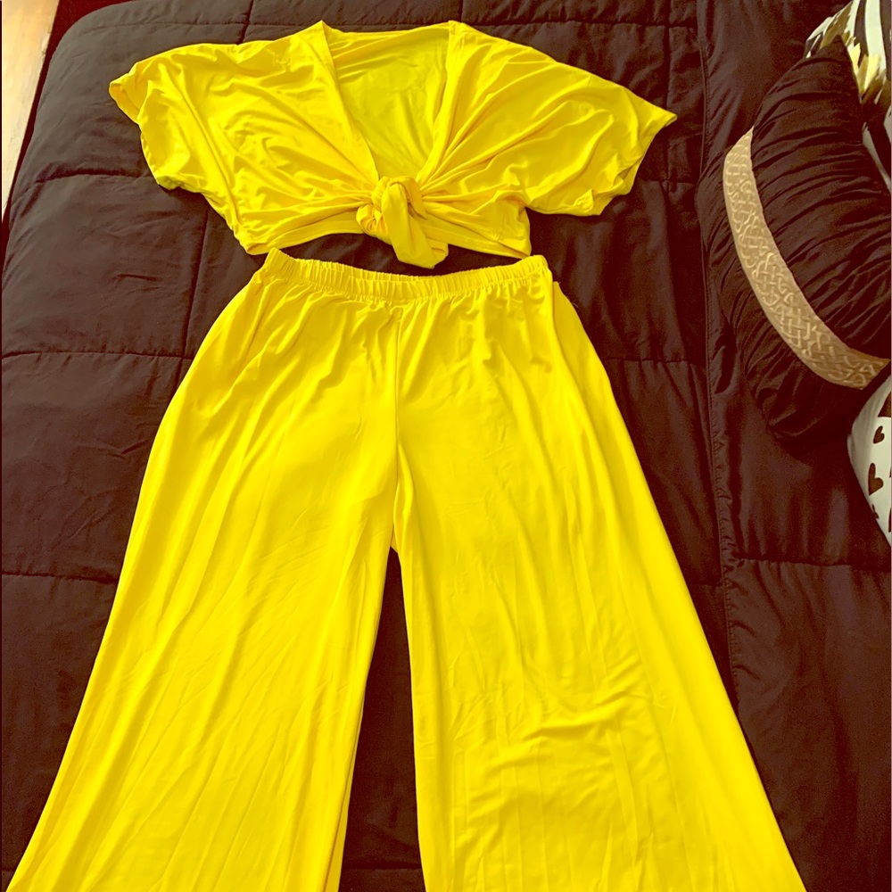 🎉YELLOW TWO PIECE- WORN ONCE🎉